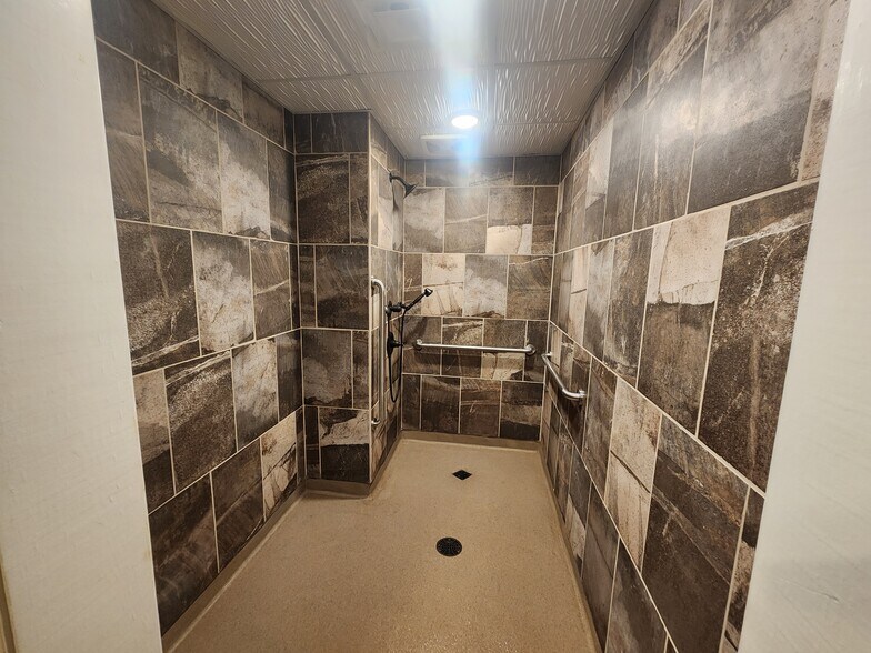 More Photos Of 109 W Poplar St, Harrisburg Specialty For Sale