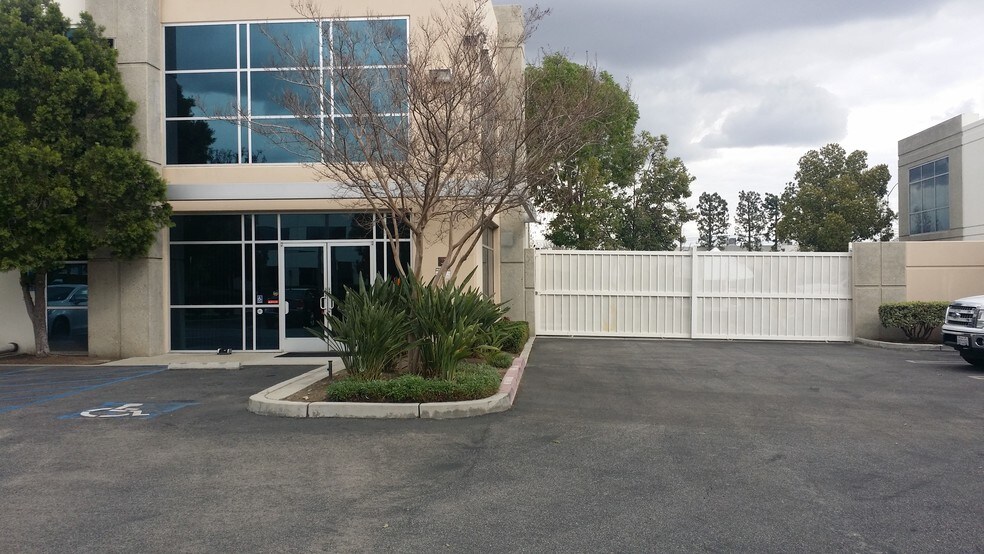 More Photos Of 9383 Charles Smith Ave, Rancho Cucamonga Warehouse For Lease