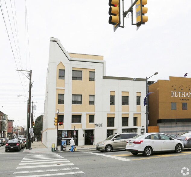 Primary Photo Of 1701-1703 S Broad St, Philadelphia Medical For Lease