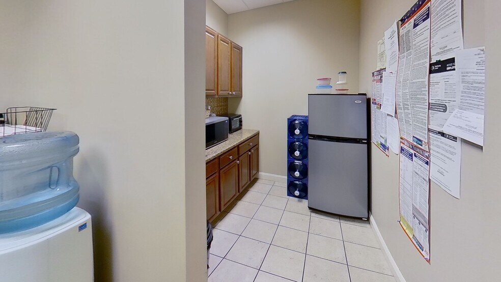 More Photos Of 117 Executive Dr, New Windsor Township Coworking Space