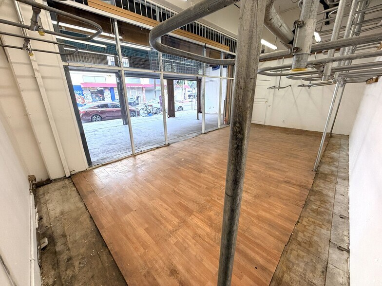 More Photos Of 1301-1309 S Los Angeles St, Los Angeles Storefront For Lease