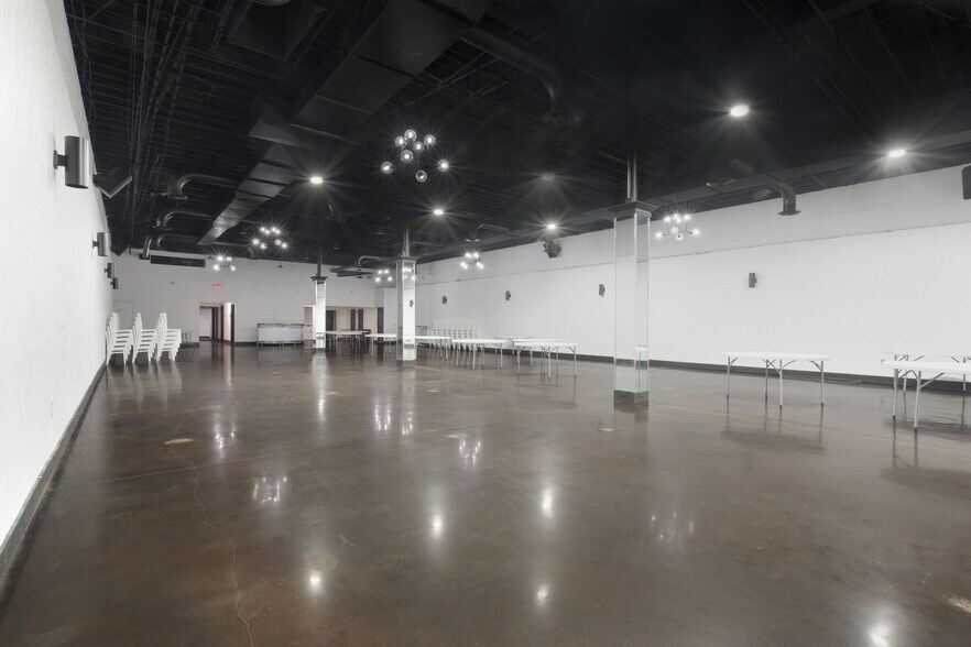 More Photos Of 6704 Harrisburg Blvd, Houston Freestanding For Lease