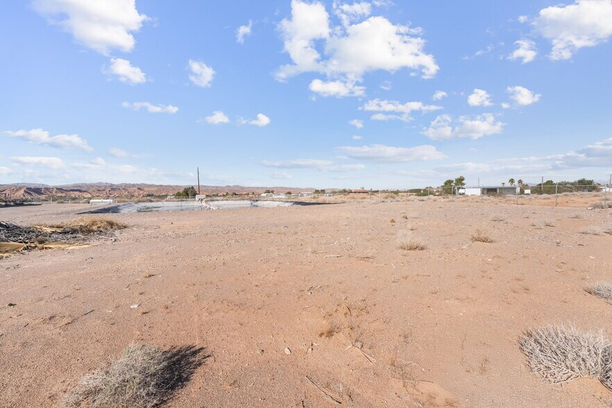 More Photos Of 480 Pat Ave, Overton Industrial For Sale