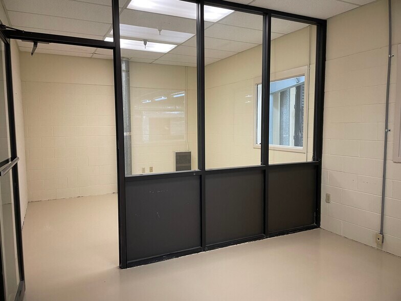 More Photos Of 2845 Wall Triana Hwy, Huntsville Warehouse For Lease