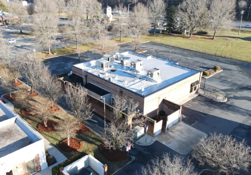 More Photos Of 2530 Sardis Rd N, Charlotte Restaurant For Sale