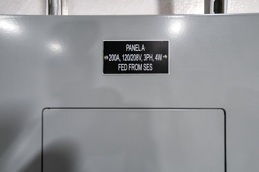 More Photos Of 6596 Inter Cal Way, Prescott Distribution For Lease