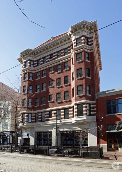 Primary Photo Of 135 S Main St, Memphis Apartments For Lease
