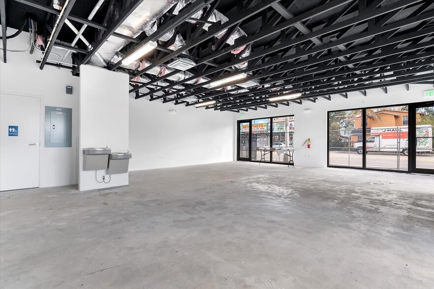 More Photos Of 159 NE 54th St, Miami Freestanding For Lease