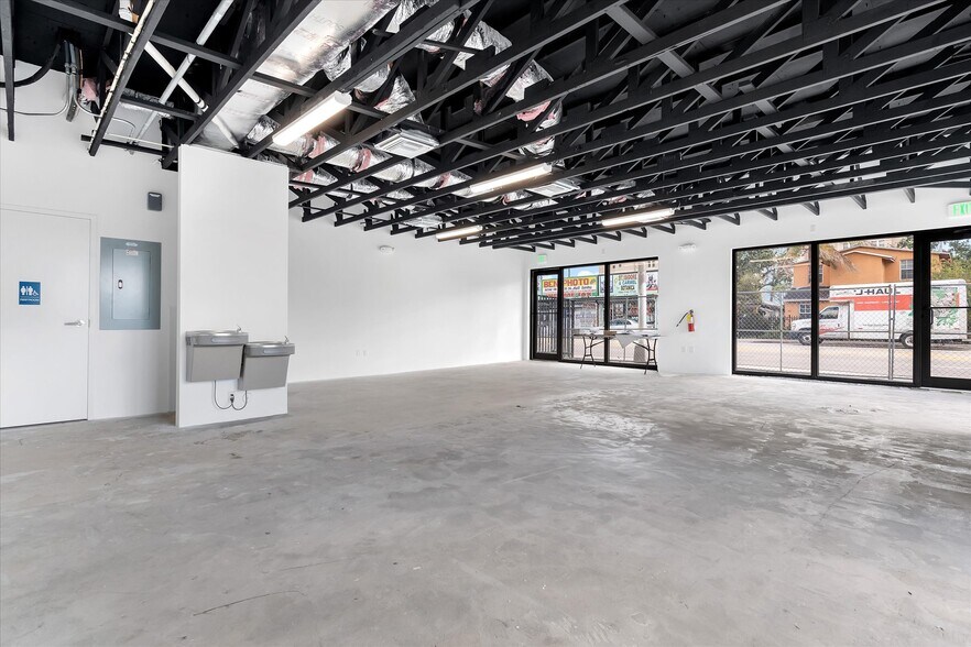 More Photos Of 159 NE 54th St, Miami Freestanding For Lease