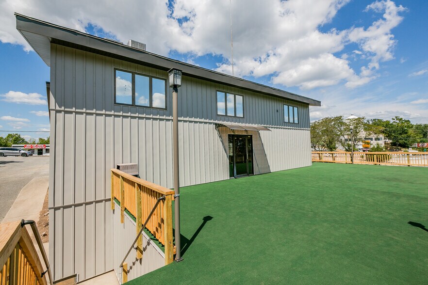 More Photos Of 1116 W Highway 76, Branson General Retail For Lease