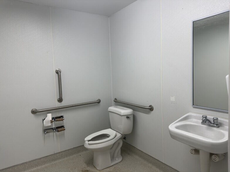 More Photos Of 11392 SR 27, Hector Storefront For Sale