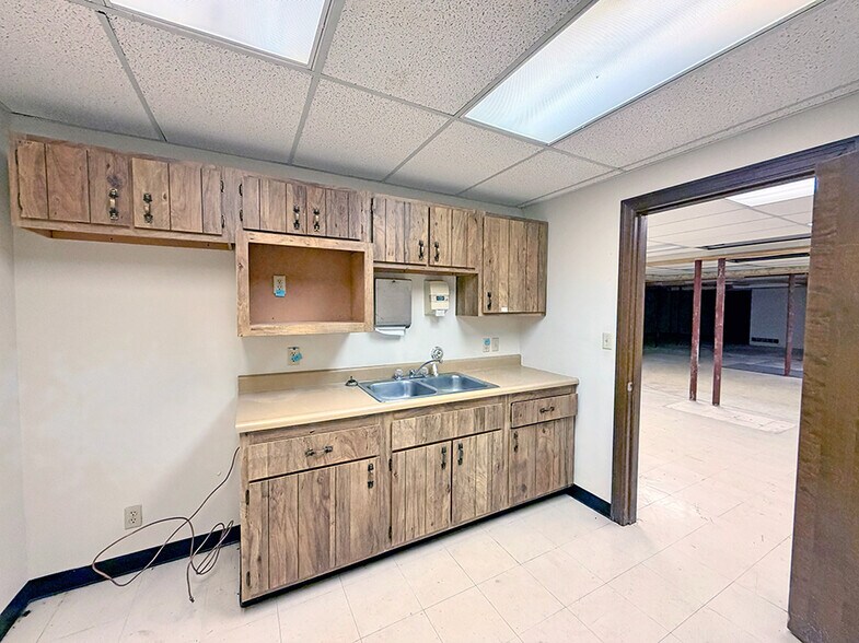 More Photos Of 2900 Frank Scott Pky W, Belleville Medical For Sale