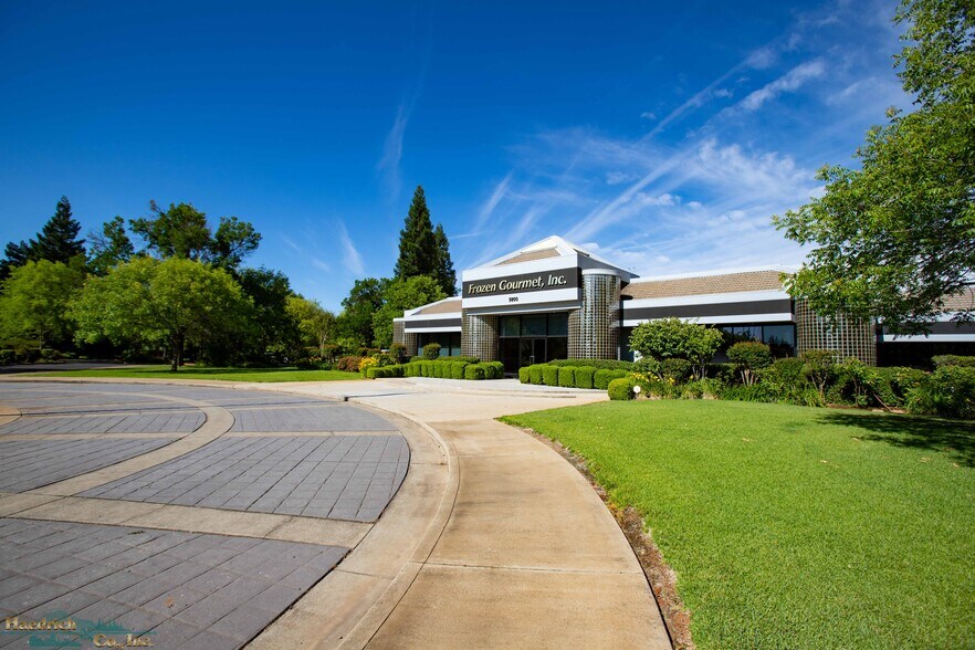 More Photos Of 5800 Airport Rd, Redding Warehouse For Lease