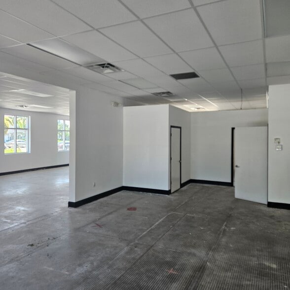 More Photos Of 2600 S University Dr, Miramar Unknown For Lease