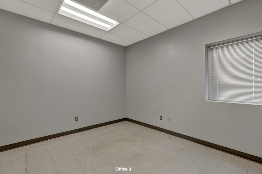 More Photos Of 6226 Fairdale Dr, San Antonio Warehouse For Sale