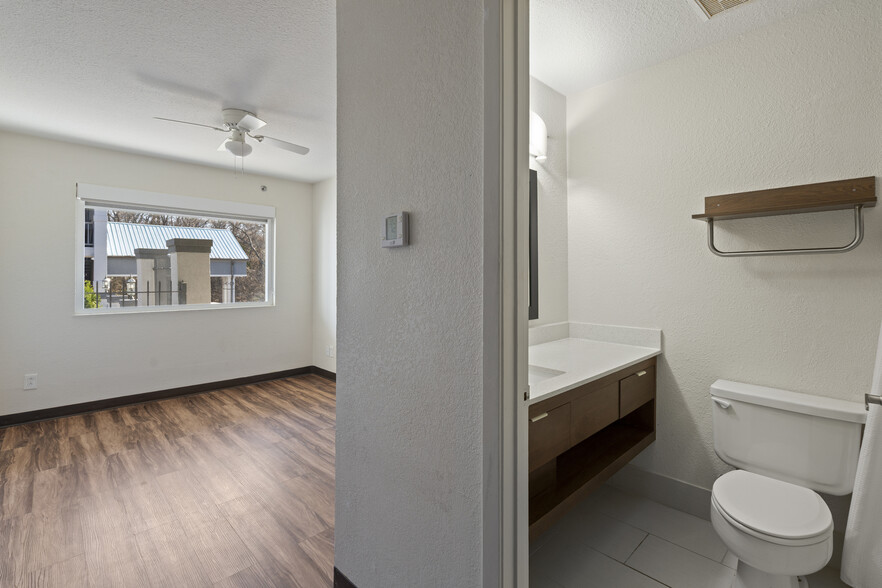 More Photos Of 2425 Atrium Way, Nashville Apartments For Sale