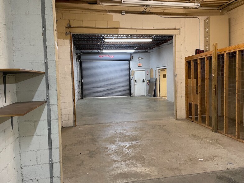 More Photos Of 3318 Mercer University Dr, Macon-Bibb Freestanding For Lease