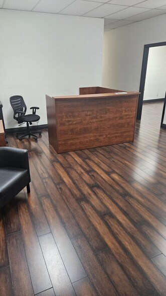 More Photos Of 120 S Victory Blvd, Burbank Loft Creative Space For Lease
