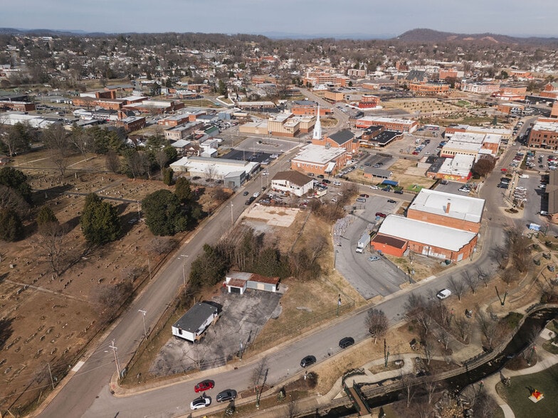 More Photos Of 213 S Boone St, Johnson City Restaurant For Sale