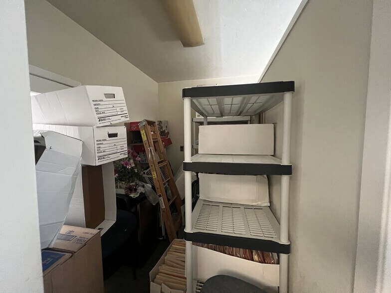 More Photos Of 160 Waverly Pl, San Francisco Storefront Retail Office For Lease