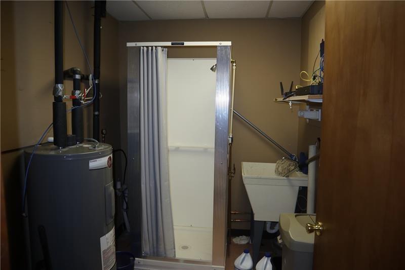 More Photos Of 90 Chamber Plz, Charleroi Medical For Sale