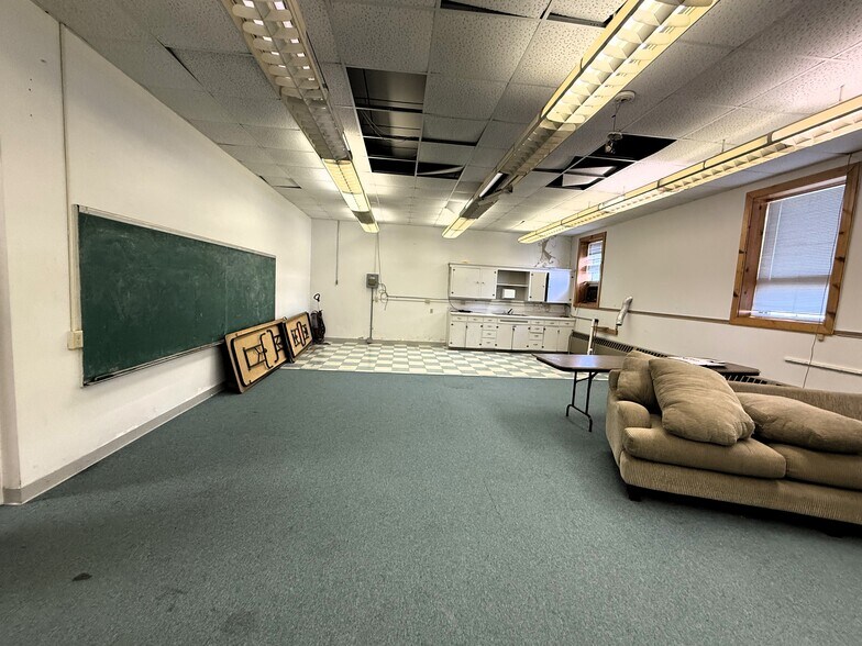 More Photos Of 33328 Main St, Townville Manufacturing For Sale