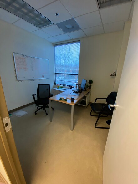 More Photos Of 43760 Trade Center Pl, Sterling Light Distribution For Lease