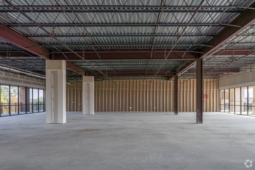More Photos Of 9701 N Sam Houston Pky, Humble Office For Lease