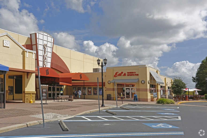 More Photos Of 10707-10719 Rodeo Dr, Bradenton Movie Theatre For Lease