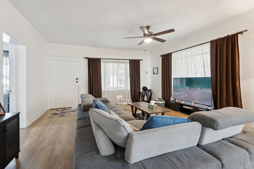 More Photos Of 426 Ivy St, Glendale Apartments For Sale