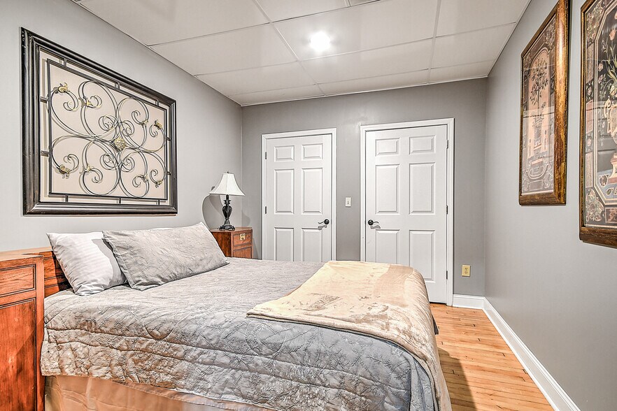 More Photos Of 220 Broad St, Kingsport Flex For Sale