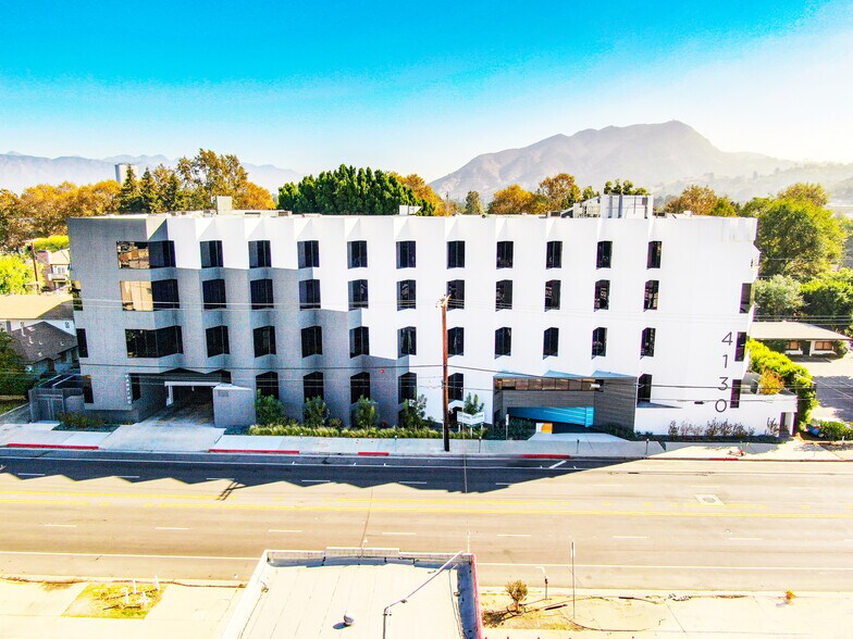 More Photos Of 4130 Cahuenga Blvd, Toluca Lake Office For Sale