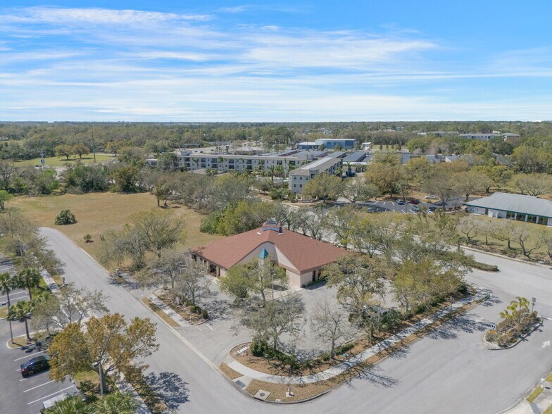 More Photos Of 3910 Golf Park Loop, Bradenton Office For Sale