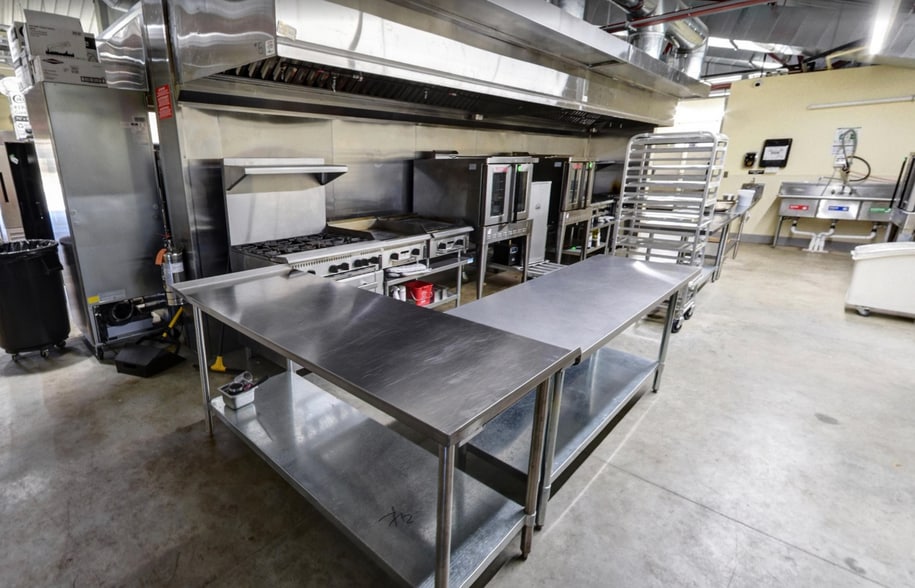 More Photos Of 515 S 22nd St, Saint Petersburg General Retail For Lease