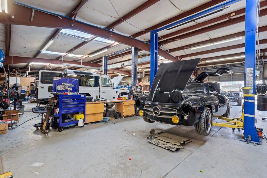 More Photos Of 4704 N College Rd, Castle Hayne Warehouse For Lease