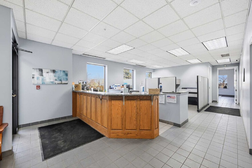 More Photos Of 587 Citation Dr, Shakopee Manufacturing For Sale
