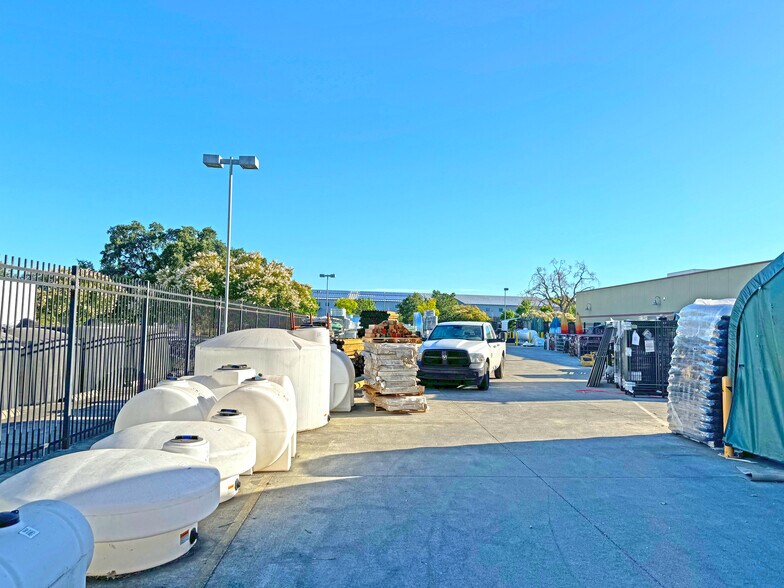 More Photos Of 1000 American Way, Windsor Freestanding For Sale