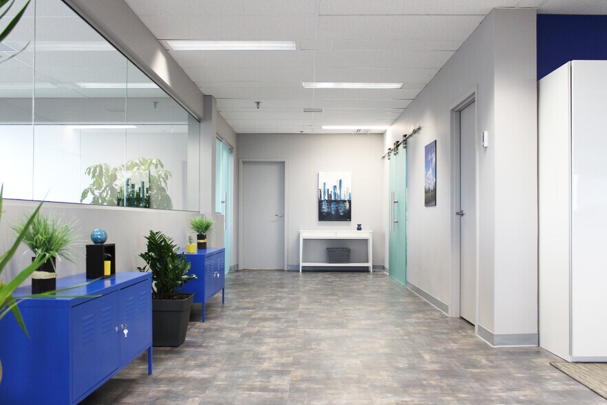 More Photos Of 7575 Rte Transcanadienne, Montréal Office For Lease