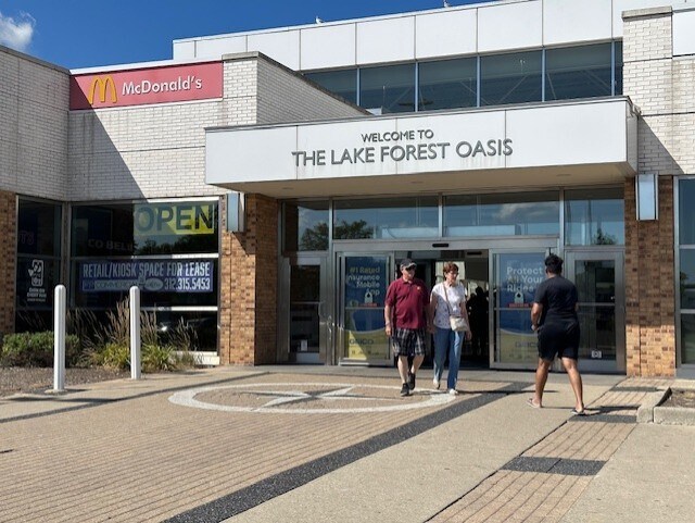 More Photos Of 13783 W Oasis Service Rd, Lake Forest Freestanding For Lease