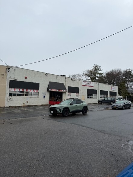 Primary Photo Of 101-105 S Fifth Ave, Garden City Park, Garden City Park Warehouse For Lease