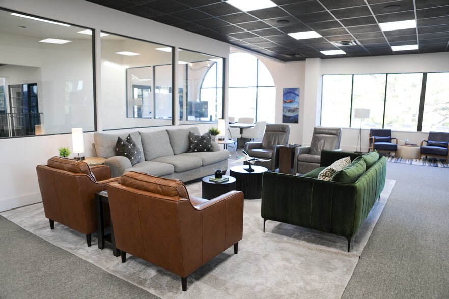 More Photos Of 3595 McCall Pl, Atlanta Distribution For Sale