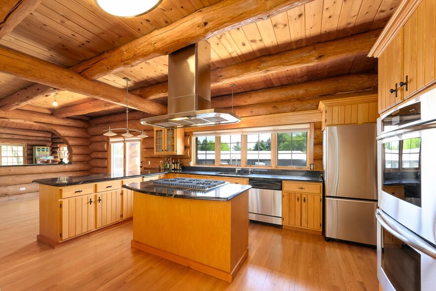More Photos Of 4418 Richmond Rd, Ringwood Office For Sale