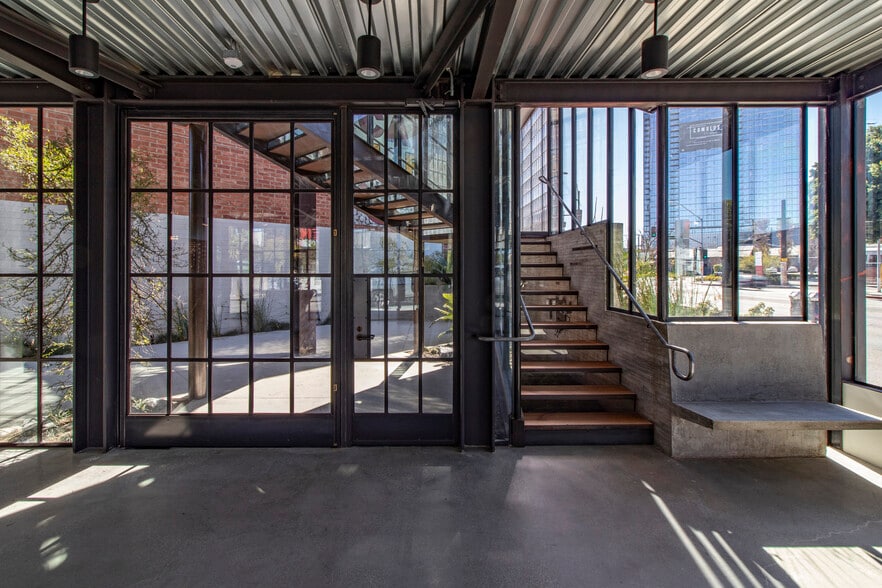 More Photos Of 3050 S La Cienega Blvd, Culver City Storefront Retail Office For Sale