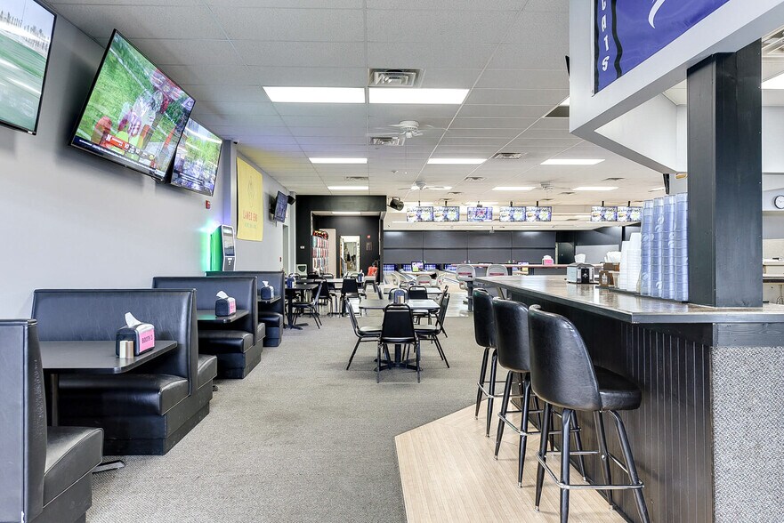 More Photos Of 1818 Central Ave, Auburn General Retail For Sale