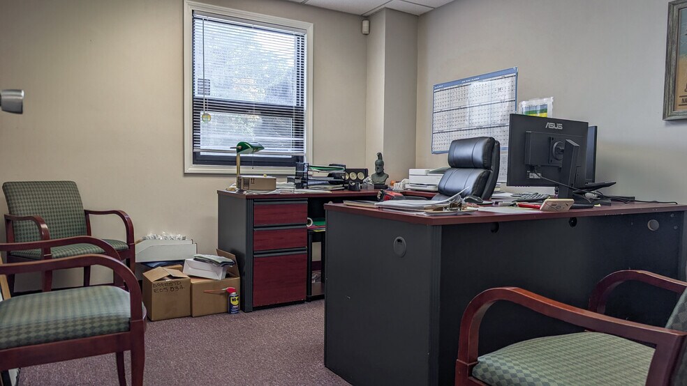 More Photos Of 242 Branford Rd, North Branford Light Manufacturing For Lease