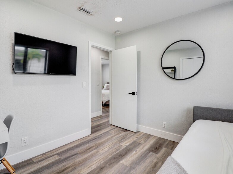 More Photos Of 1705-1709 NE 3rd Ave, Delray Beach Apartments For Sale