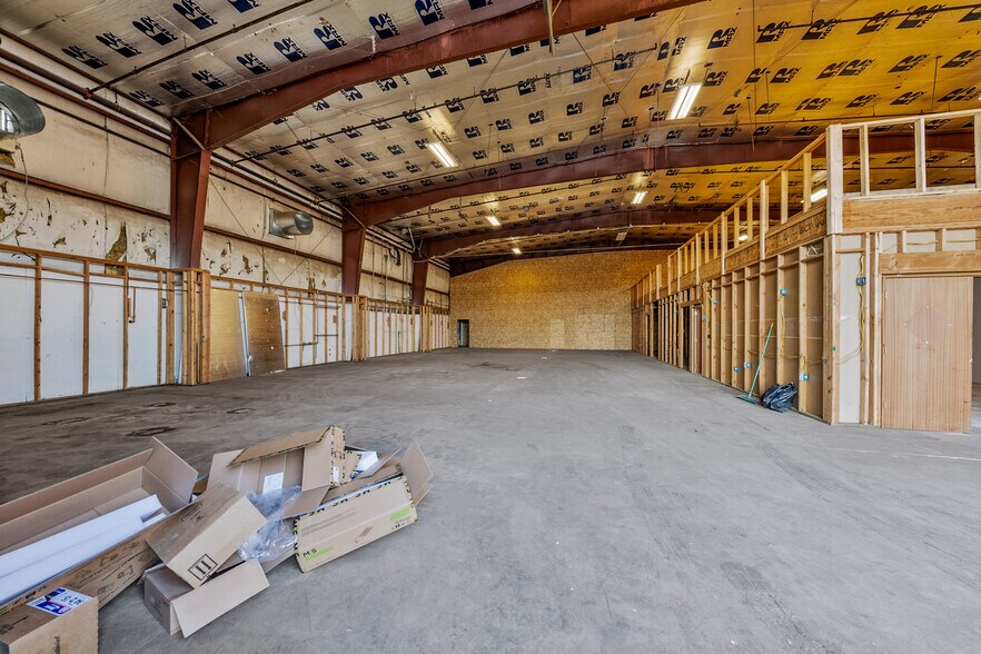 More Photos Of 1385 Antelope Rd, White City Manufacturing For Lease