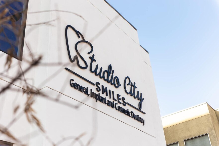 More Photos Of 4717 Laurel Canyon Blvd, Studio City Office For Sale