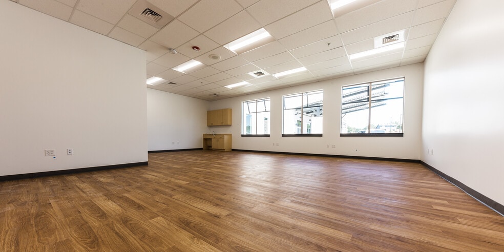 More Photos Of 700 Stadium Dr, Georgetown Schools For Sale