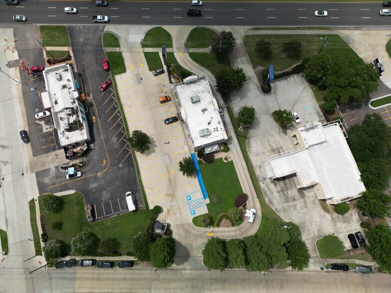 More Photos Of 4601 Veterans Memorial Blvd, Metairie Service Station For Sale